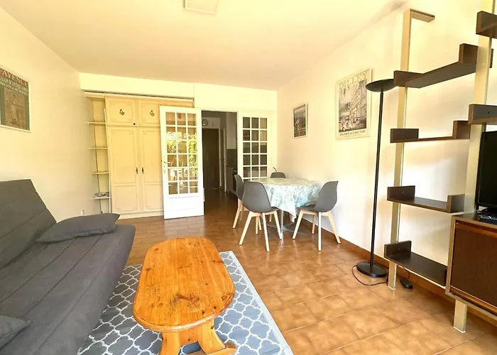 Nice House With Terrace In Mandelieu-La-Napoule